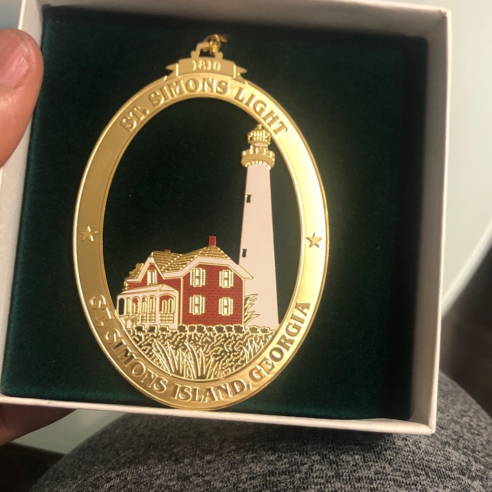 Vintage America Gold St. Simons Light Ornament